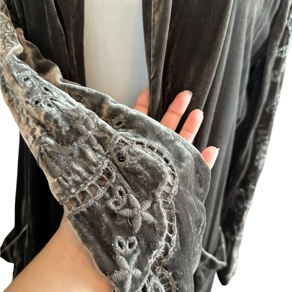 Johnny Was Love Duster Velvet Long Kimono Embroidered Gray M Whimsigoth READ - Picture 5 of 15